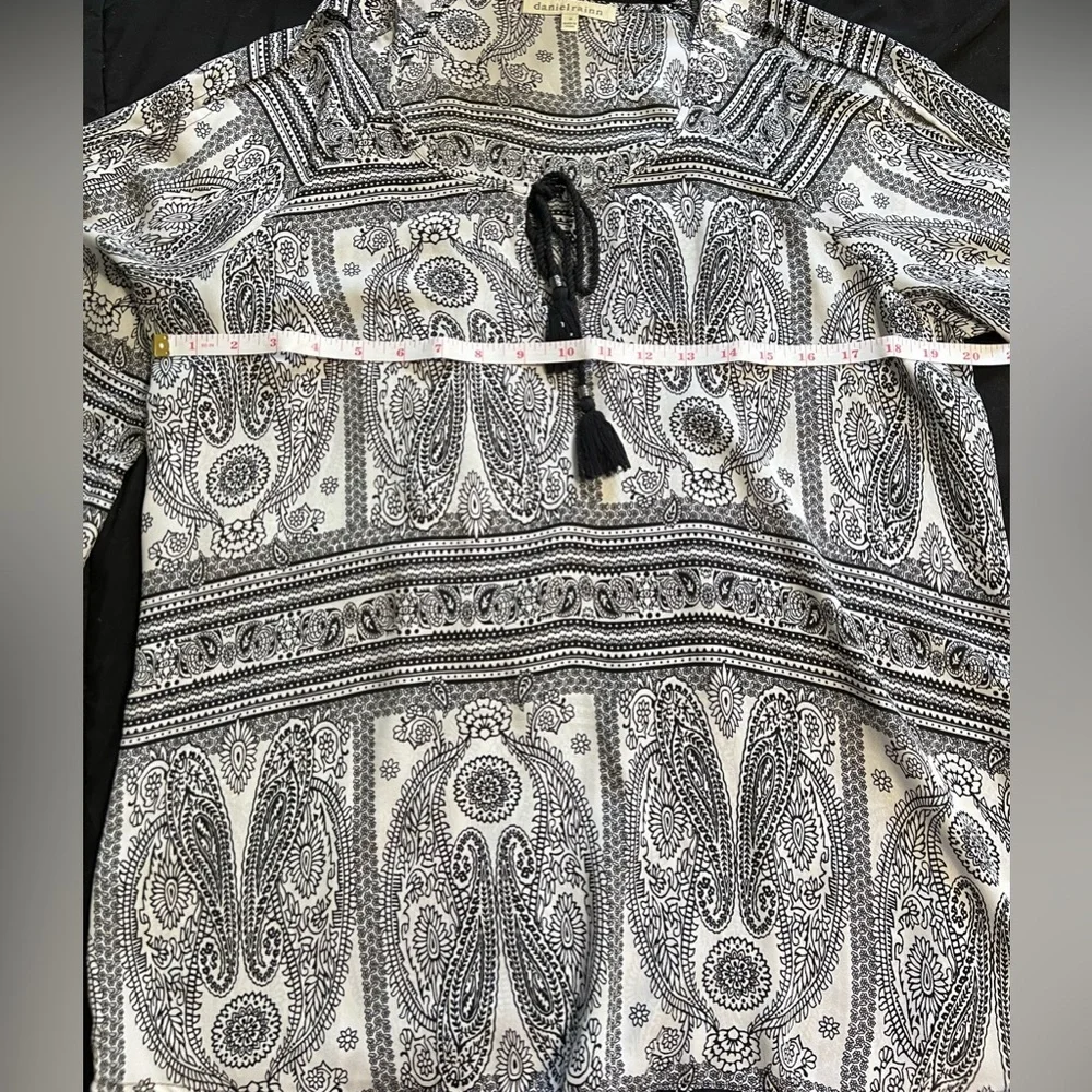 #166 Daniel Rainn Boho Paisley Blouse Medium Black White Tassel Sleeve - Picture 5 of 7